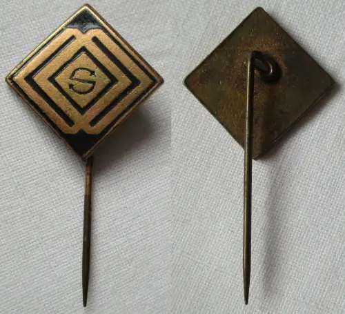alte emaillierte Firmen Anstecknadel Viereck mit Initiale S (132499)