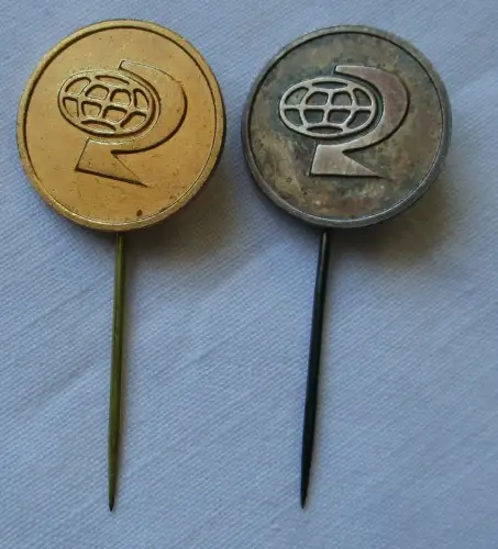 2 seltene DDR Anstecknadeln Jugendtourist Gold und Silber (133900)