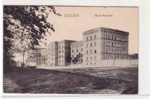53445 Feldpost Ak Giessen neue Kaserne mit Straßenbahn 1918