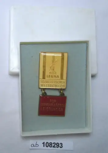 DDR Abzeichen Leuna sozialistischer Wettbewerb im Etui