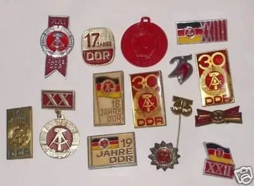 15 DDR Abzeichen Jahrestage von 1961 bis 1984