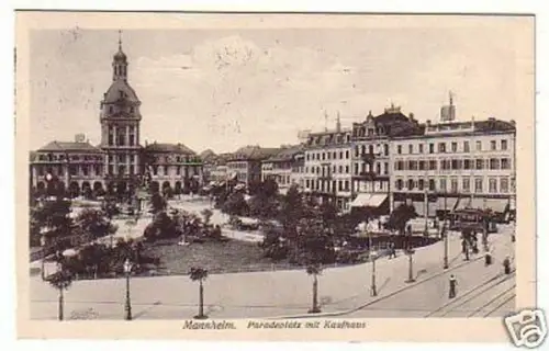18148 Ak Mannheim Paradeplatz mit Kaufhaus 1913