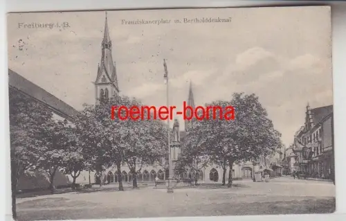 71529 Ak Freiburg i.B. Franziskanerplatz mit Bertholddenkmal um 1910