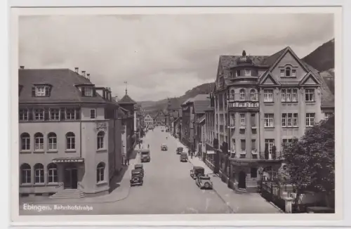 89033 AK Ebingen - Bahnhofstrasse, Strassenansicht mit Hotel & Postamt um 1940