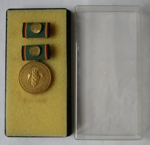DDR Orden Verdienter Genossenschaftsbauer 1977-89 Bartel 107 a (167803)