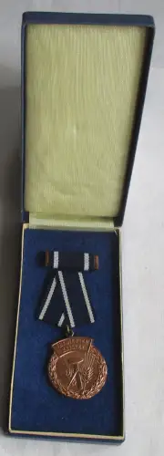 seltener DDR Orden verdienter Meister im Original Etui Bartel 65 c (142514)