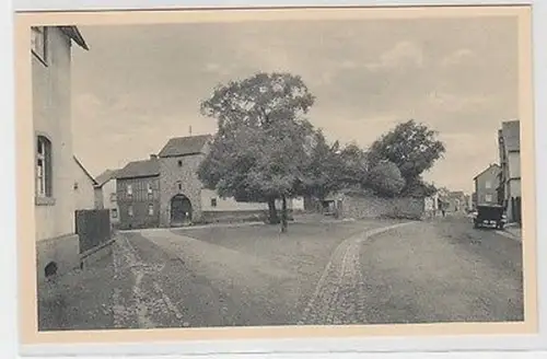 63028 Ak Dorlar Dorfplatz mit Linde um 1930