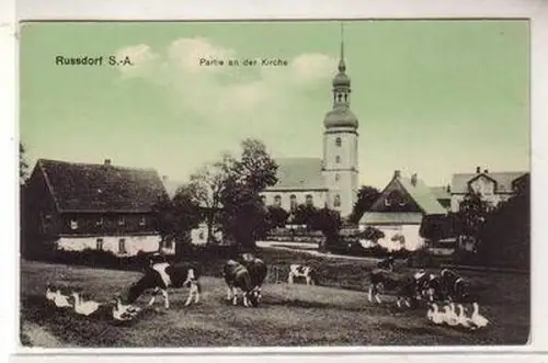 54050 Ak Russdorf Sachsen-Altenburg Partie an der Kirche um 1910