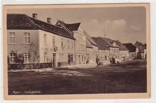 30016 Ak Pegau Schloßplatz um 1940