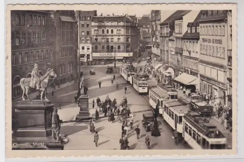 89204 AK Chemnitz - Markt mit Denkmälern, Geschäften und Straßenbahn 1940