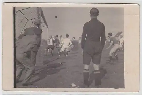 65128 Foto Ak Neukirchen / Mittweida Fussballmannschaft um 1935