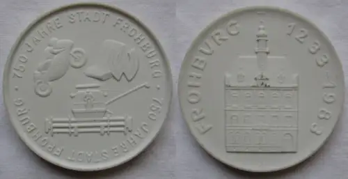 seltene weiße DDR Porzellan Medaille 750 Jahre Stadt Frohburg 1983 (148764)