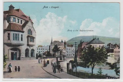 70157 Ak Aue im Erzgebirge Blick in die Bahnhofstrasse 1921