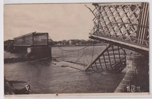 19770 Foto AK gesprengte Brücke in Thorn (Toruń) 1917