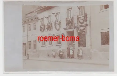 72907 Foto Ak Döbeln Marktstraße 6 mit Festschmuck + Rossfleisch-Halle um 1915