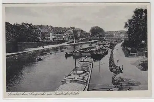 52137 Ak Saarbrücken Saarpartie mit Friedrichsbrücke um 1930