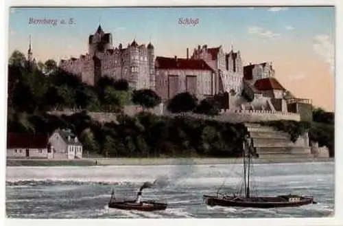 41676 Ak Bernburg a. Saale Schloß und Lastkahn 1914