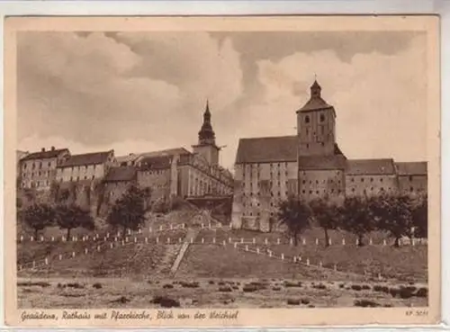 44123 Ak Graudenz Rathaus mit Pfarrkirche Blick von der Weichsel um 1940