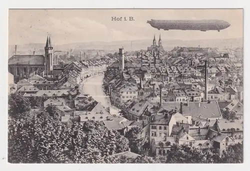 82396 Ak Hof i.B. Gesamtansicht mit Zeppelin 1909