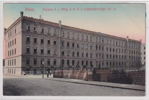 85105 Ak Riesa Kaserne d. 1. Abtlg. d. K.S. 3. Feldartillerie-Rgts. Nr. 32