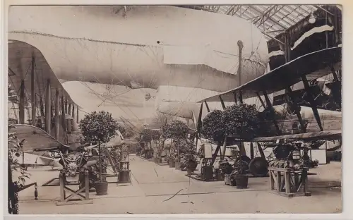 87839 Ak Sperrballon und Doppeldecker im Museum, Luftfahrerdank um 1920