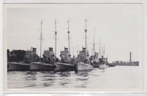 99967 Foto AK Torpedoboote im Hafen von Swinemünde (Świnoujście)