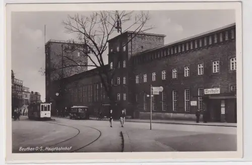 62262 Foto AK Beuthen (Bytom) Oberschlesien - Hauptbahnhof mit Straßenbahn