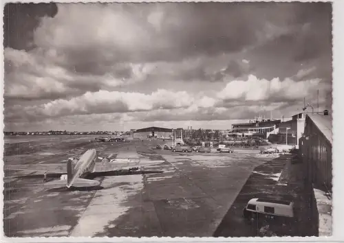 11768 Foto Ak Hamburg Fuhlsbüttel Blick auf den Flughafen 1957