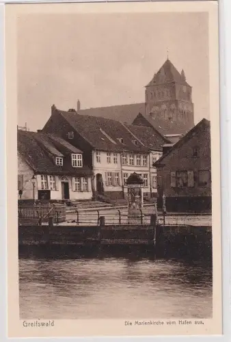 69201 Ak Greifswald Marienkirche vom Hafen aus um 1930