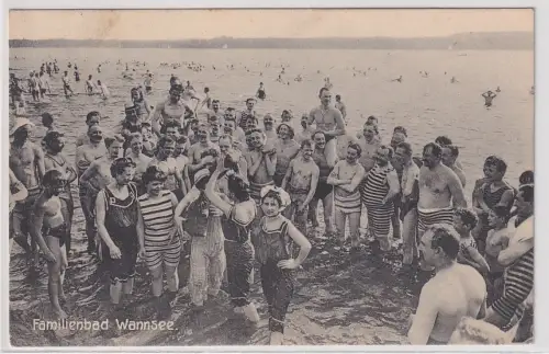 71832 Ak Familienbad Wannsee Berlin 1912
