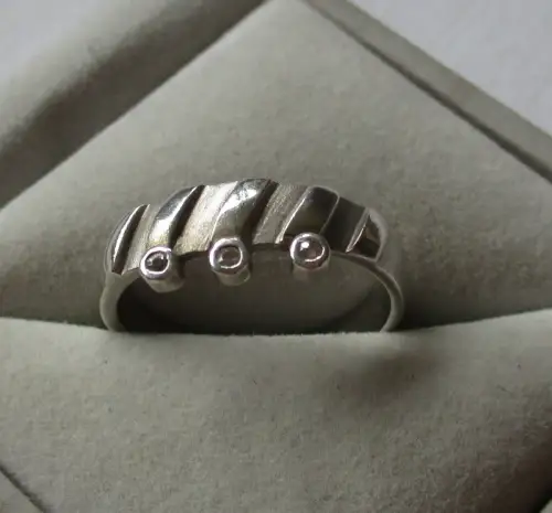 eleganter 925er Sterling Silber Ring mit farblosen Schmucksteinen (159648)