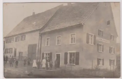 35559 Foto Ak Karl Haaga Familie vor Wohnhaus um 1910