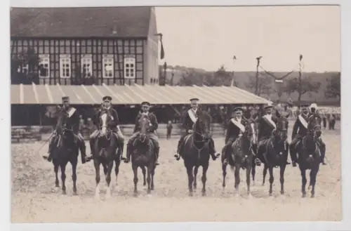 903467 Foto Ak Altenburg S.-A. Gruppe mit 7 Reitern um 1920