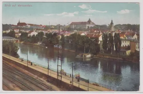 904353 AK Blick auf Weissenfels - Flusspartie und Stadtpanorama