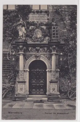 82760 AK Merseburg - Portal im Schloßhof 1934