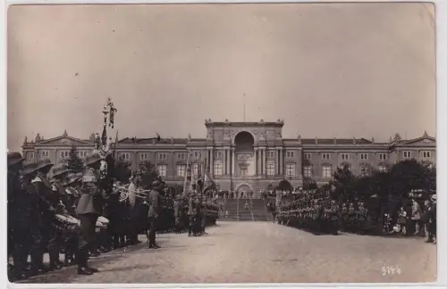 49510 Foto Ak Grenadier Tag in Dresden 19326