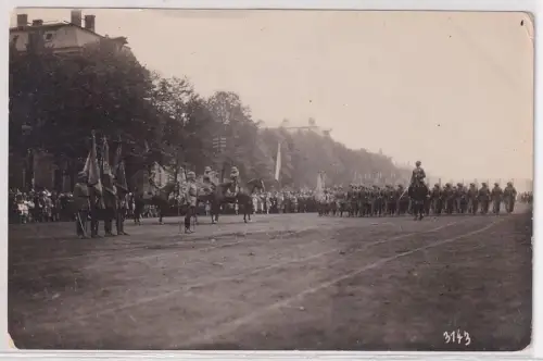 37541 Foto Ak Grenadier Tag in Dresden 19326