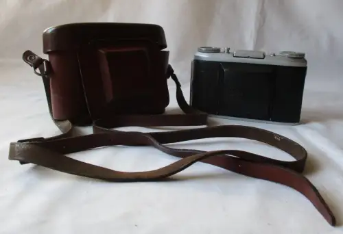 Balda Beltica Klappkamera mit Carl Zeiss Tessar 1:2,8 f=5cm red T VEBUR (118784)