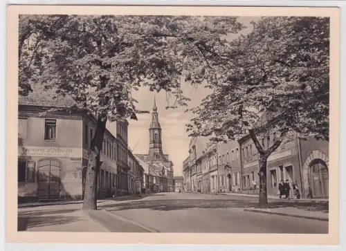 907811 Ak Grossenhain Blick in die August Bebel Straße 1960