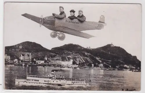 93123 Foto Montage Ak Soldaten im Flugzeug Drachenfels um 1940