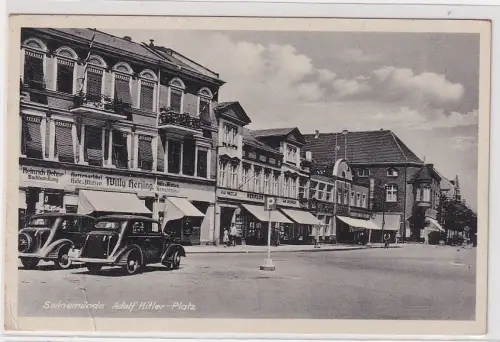 90493 Ak Swinemünde Świnoujście Straßenansicht mit Geschäften und Autos 1941