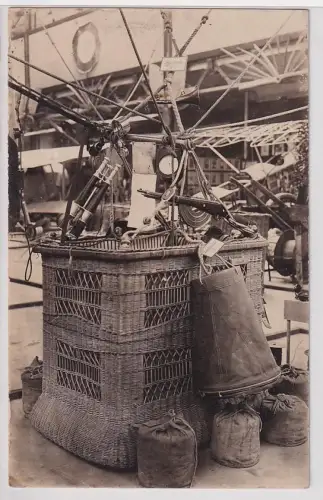 46557 Foto Ak Militär Ballon Gondel in Nahaufnahme 1.Weltkrieg