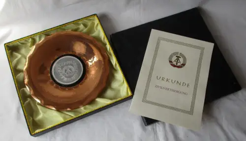 DDR Ehrenteller Zivilverteidigung Fernwettkampf HO Torgau 1990 + Urkunde /124638