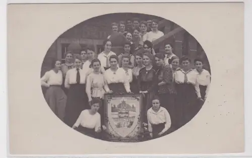 03590 Foto Ak Remagen Verein Frauen-Gruppe Motto "Tapfer u. Treu" um 1920