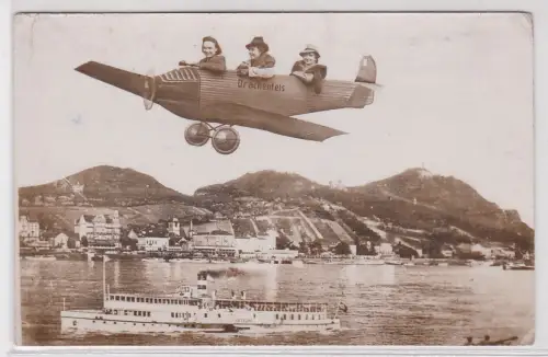 13069 Foto Montage Ak Frauen im Flugzeug über Drachenfels 1941
