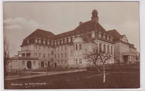 55742 Foto AK Warburg -St. Petri-Hospital, Außenansicht 1927