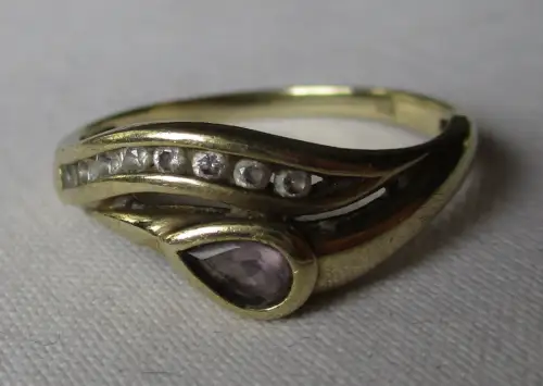 eleganter 333er Gold Ring mit farblosen Edelsteinen + Amethyst (158380)