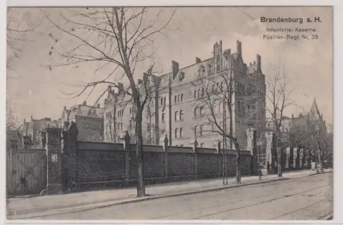45899 Feldpost Ak Brandenburg a.H. - Infanterie-Kaserne Füsilier-Regt. Nr. 35