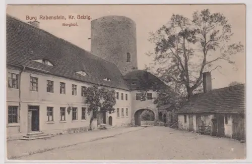 21504 Ak Burg Rabenstein Kr. Belzig - Burghof um 1910