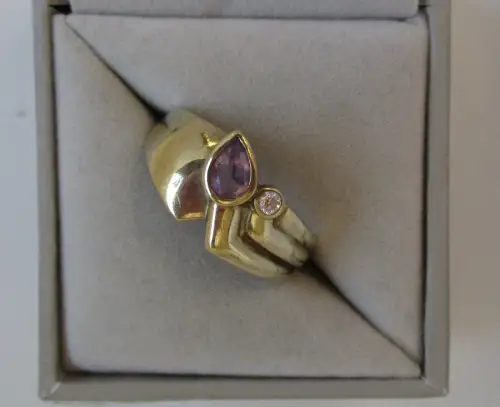 hochwertiger 333er Gold Damenring mit Amethyst und Schmuckstein (126407)